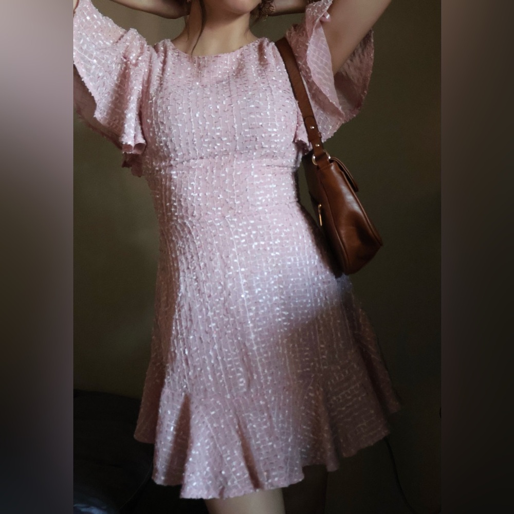 Light pink dotted dress
(Only worn once)